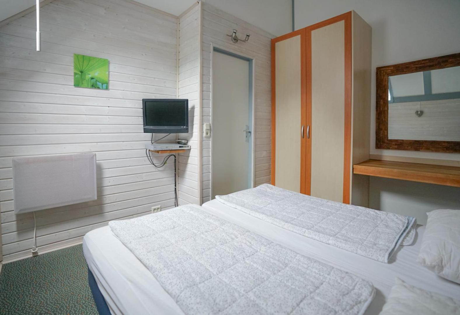 Ferienhaus "Gestiefelter Kater" Am See Im Bergland Kirchheim  Εξωτερικό φωτογραφία